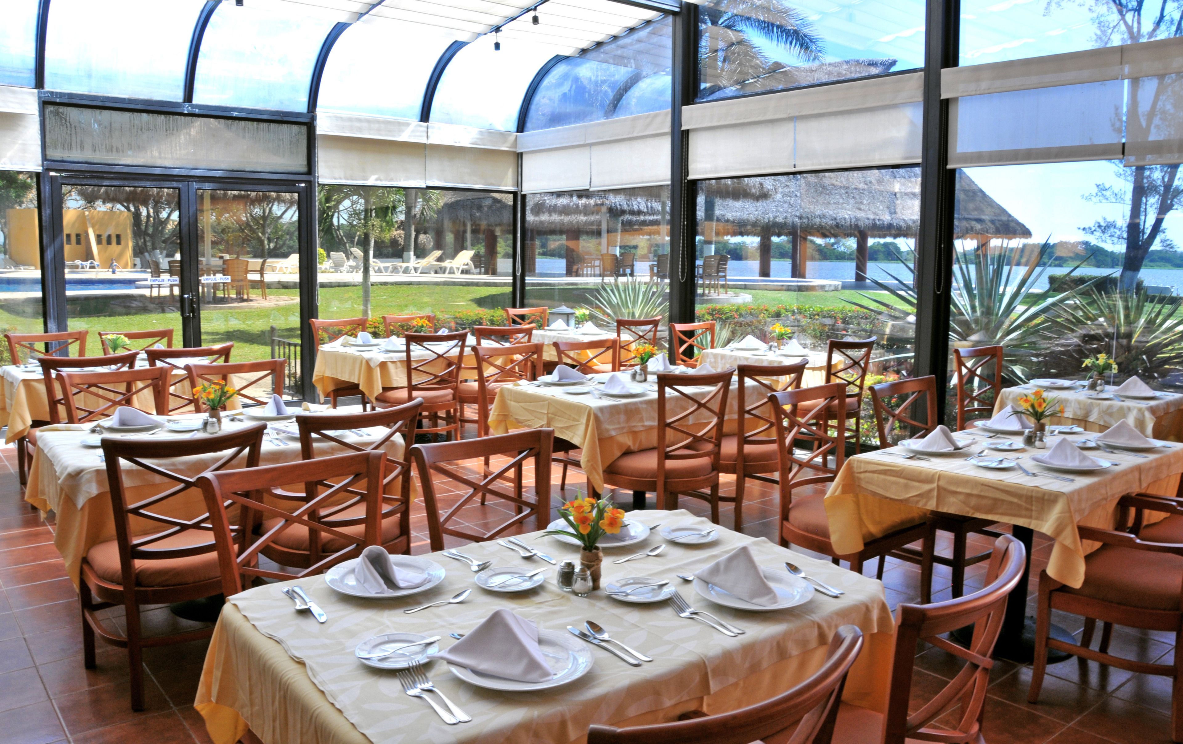 breakfast, lunch, dinner served; international cuisine