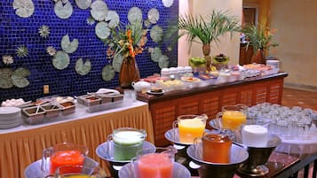 Daily buffet breakfast for a fee