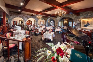 International cuisine - Fourways Inn (Southampton Parish)