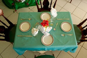 Breakfast, lunch, dinner served; beach views 