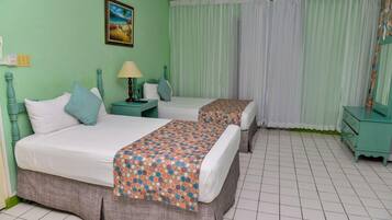 1 bedroom, blackout drapes, iron/ironing board, free WiFi