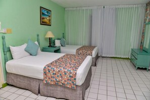 1 bedroom, blackout drapes, iron/ironing board, free WiFi - Foote Prints on the Sands (Negril)