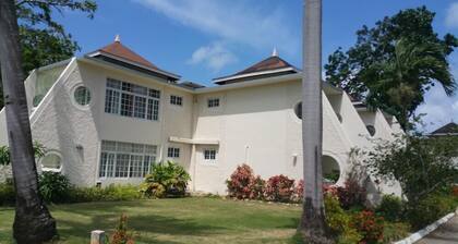Foote Prints on the Sands