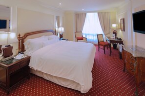 Egyptian cotton sheets, premium bedding, pillowtop beds, minibar