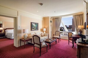 Egyptian cotton sheets, premium bedding, pillowtop beds, minibar