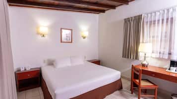 Premium bedding, in-room safe, individually decorated