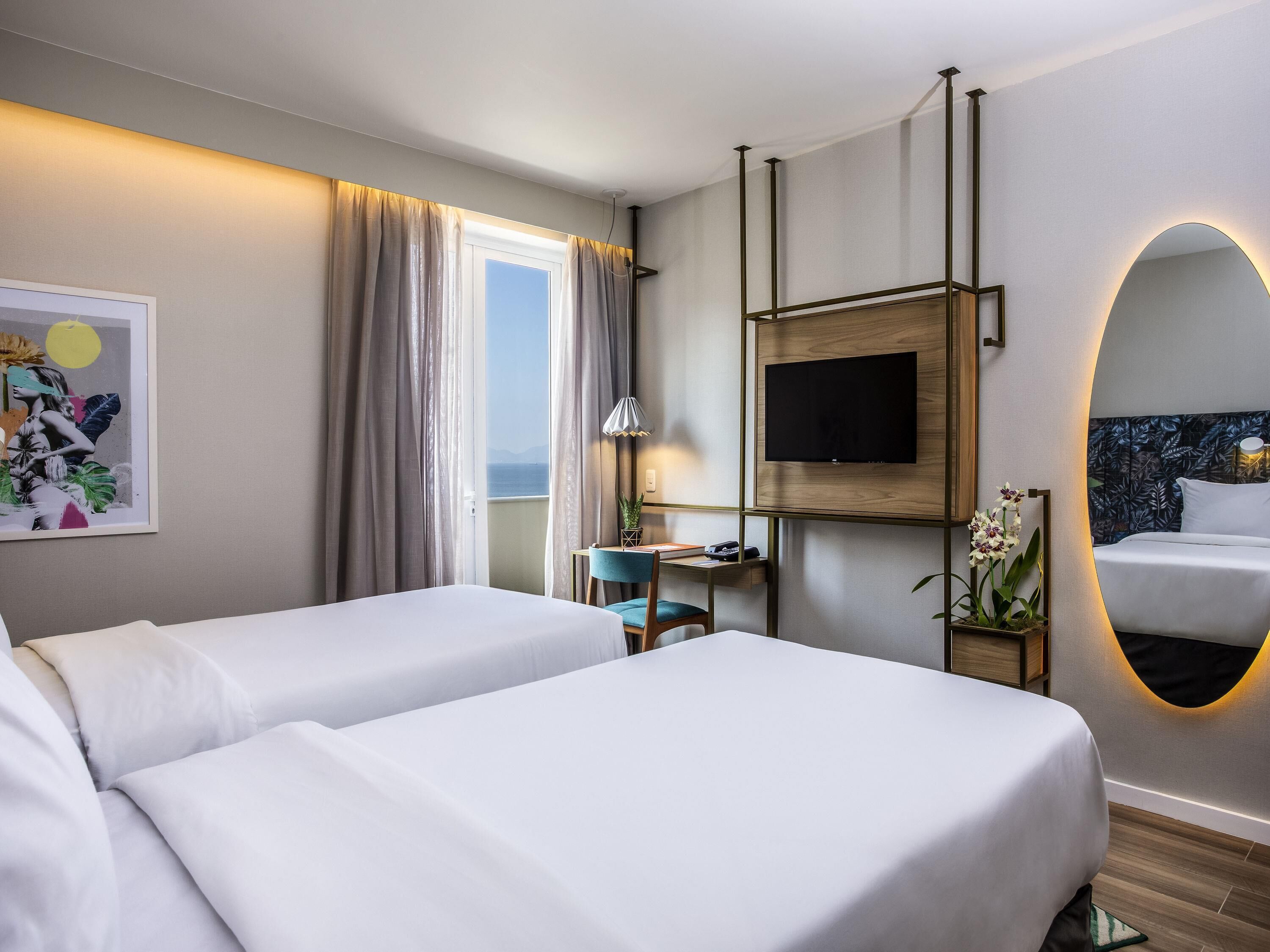 Executive Room, 2 Single Beds, Balcony, Partial Sea View