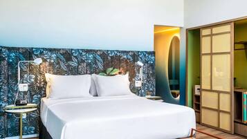 Minibar, in-room safe, individually decorated, individually furnished