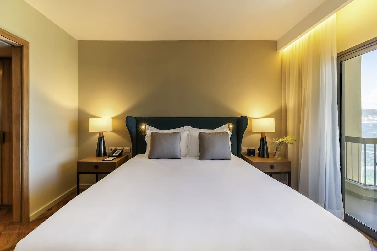 minibar, in-room safe, soundproofing, iron/ironing board