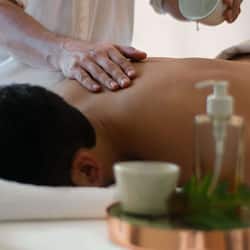 Sauna, hot tub, body treatments, body scrubs, facials, 6 treatment rooms