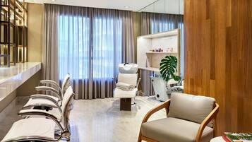 Sauna, bain Ă remous, soins corporels, gommages corporels