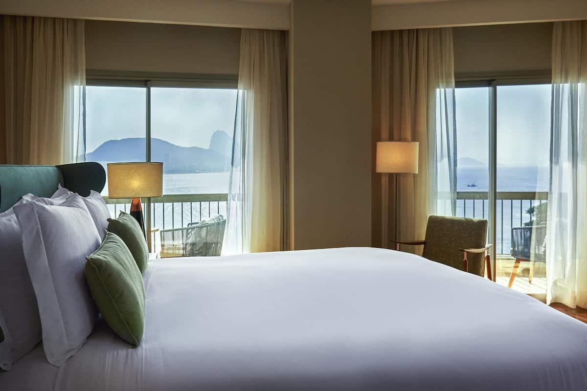 Fairmont Gold King, Suite, 1 habitación, con acceso al salón lounge del club, vista al mar | Minibar, caja de seguridad en la habitación y insonorización