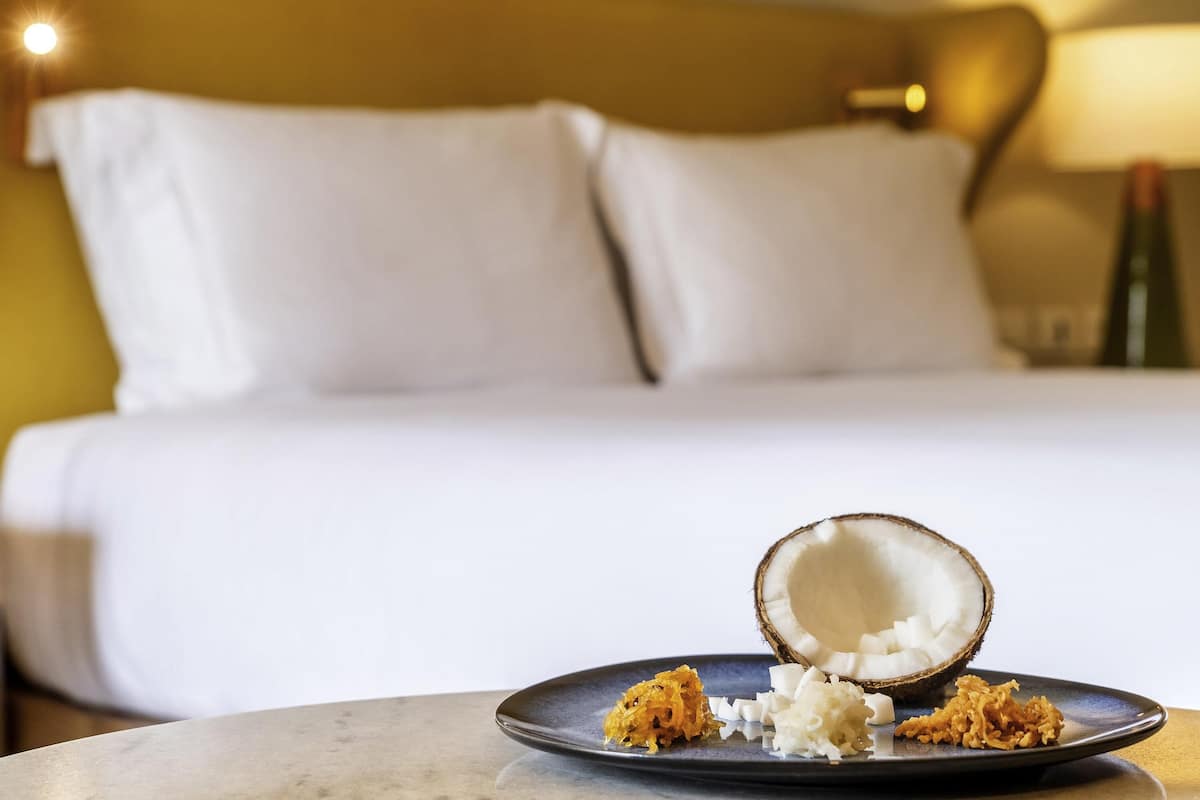 Fairmont Gold, Camera, 1 letto king, accesso al Club Lounge, vista mare | Minibar, cassaforte in camera, insonorizzazione, ferro/asse da stiro