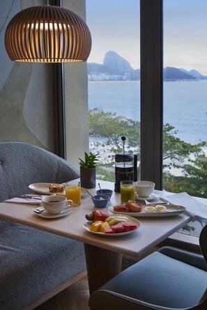 Petit déjeuner buffet servi tous les jours en supplément