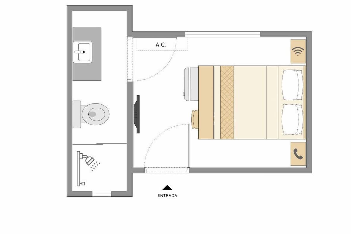 1 bedroom, minibar, desk, iron/ironing board