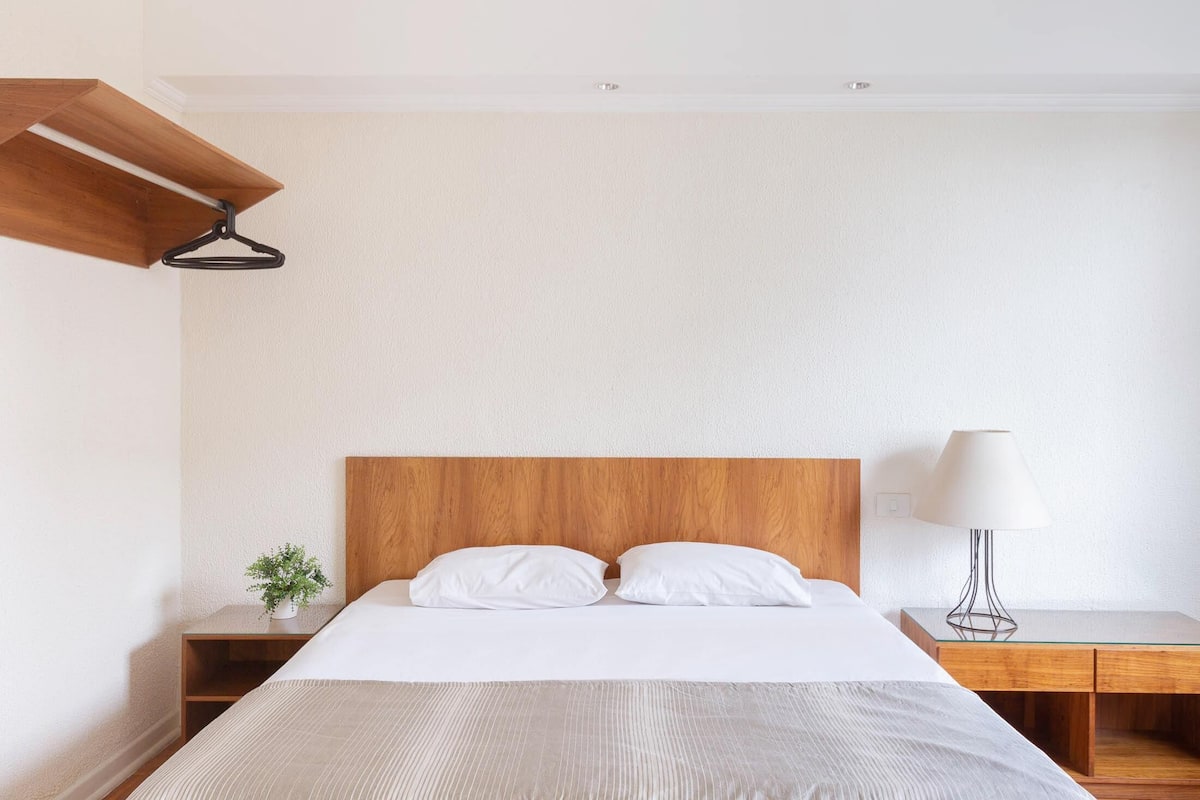 Minibar, desk, iron/ironing board (on request), WiFi (free)