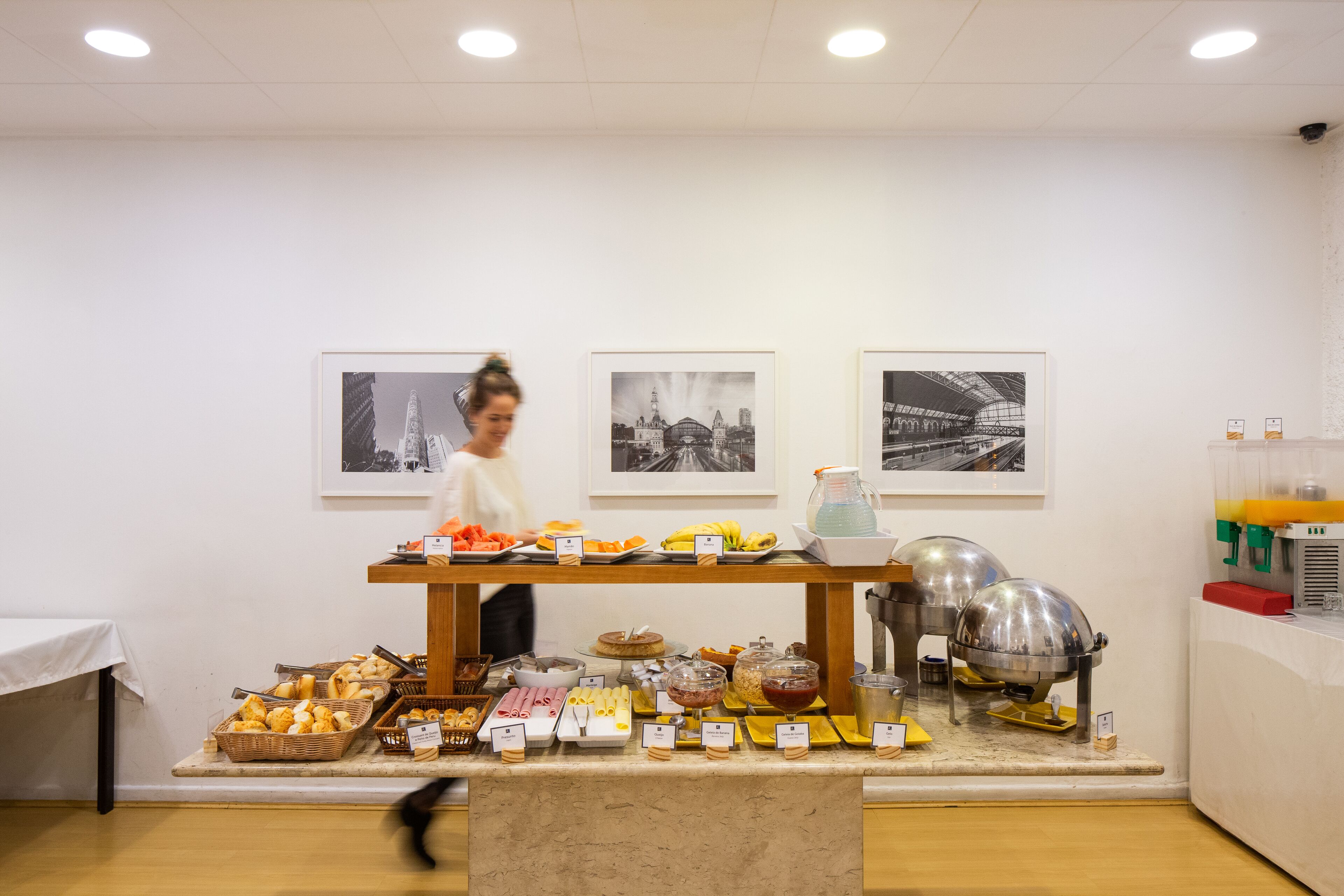 Desayuno bufé gratuito y diario