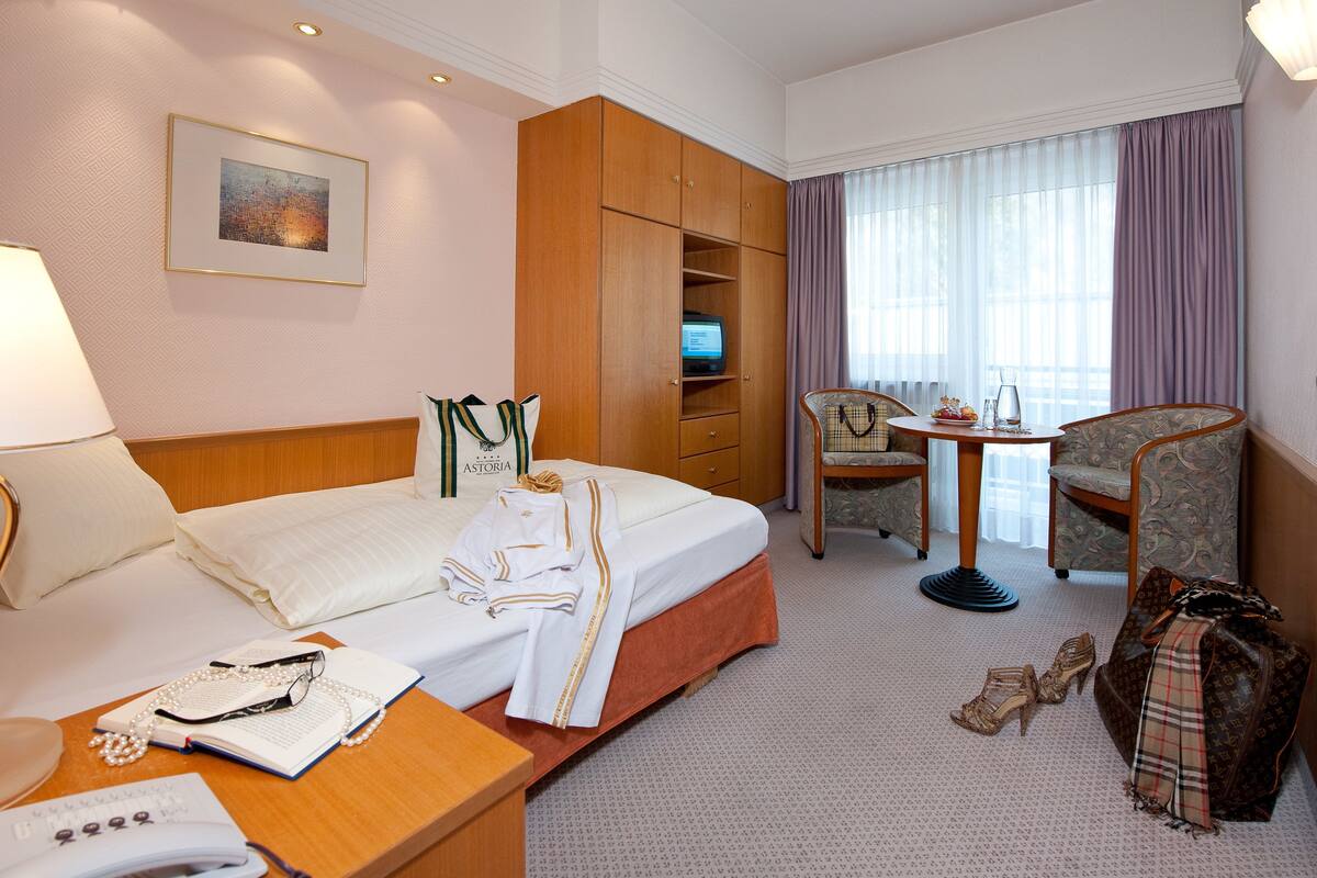 In-room safe, free WiFi