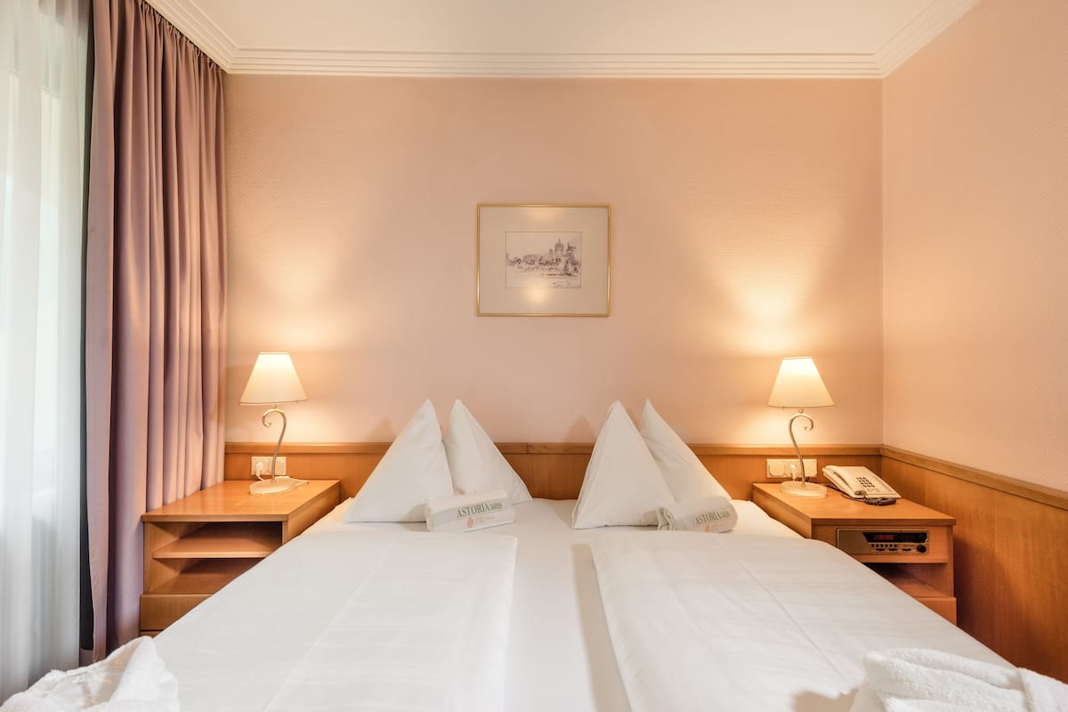 In-room safe, free WiFi