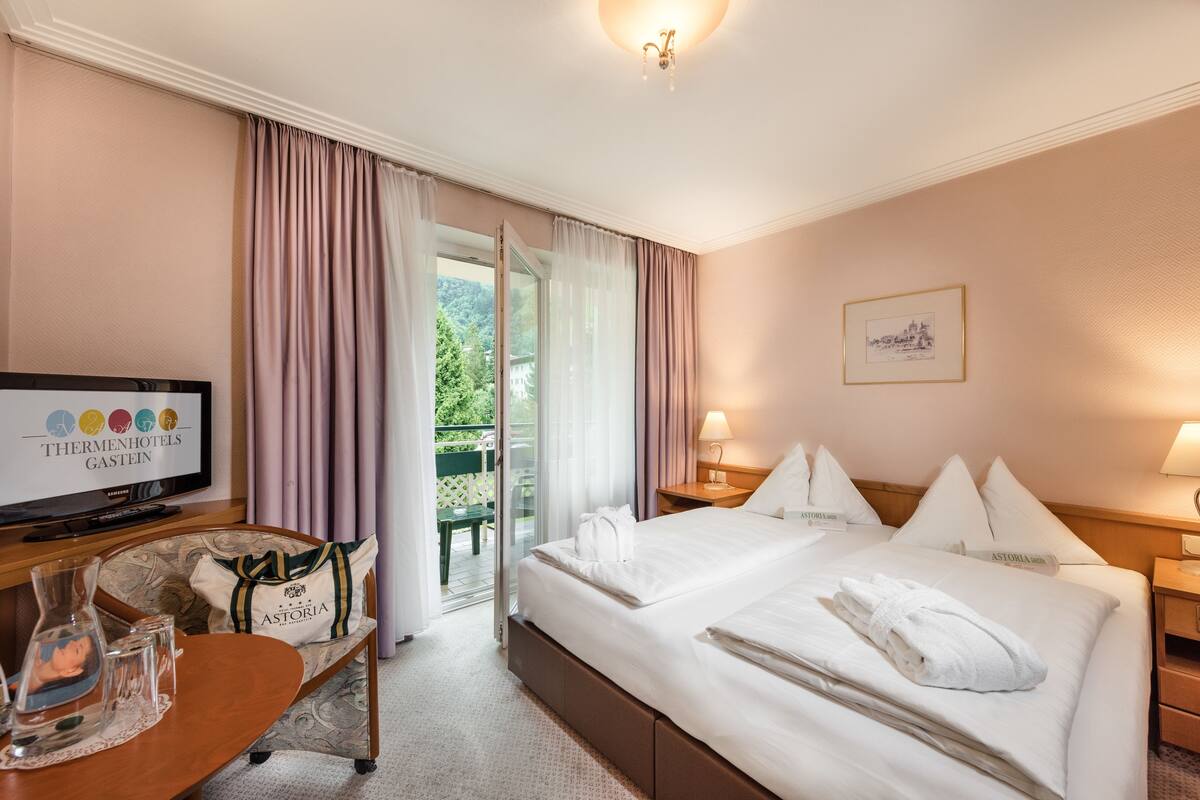 In-room safe, free WiFi