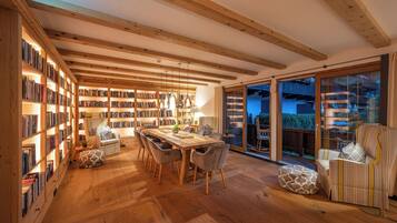 المنشأة من الداخل