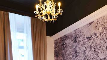 1 Schlafzimmer, Allergikerbettwaren, Zimmersafe, individuell dekoriert