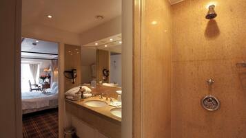 Junior Suite, 1 Bedroom, Jetted Tub | Bathroom