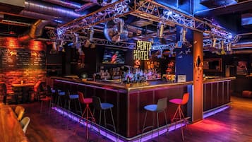 Bar (en la propiedad)