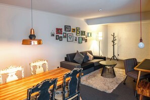 Junior Suite | In-room safe, desk, laptop workspace, blackout curtains - pentahotel Liège (Liege)