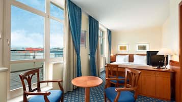 1 bedroom, in-room safe, desk, laptop workspace