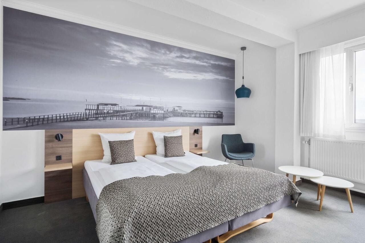 In-room safe, desk, laptop workspace, blackout curtains