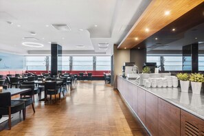 Breakfast and dinner served, local and international cuisine - Best Western Plus Airport Hotel Copenhagen (Kastrup)