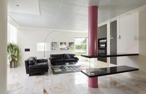 Suite | Living area | Flat-screen TV - Hotel Norden (Haderslev)