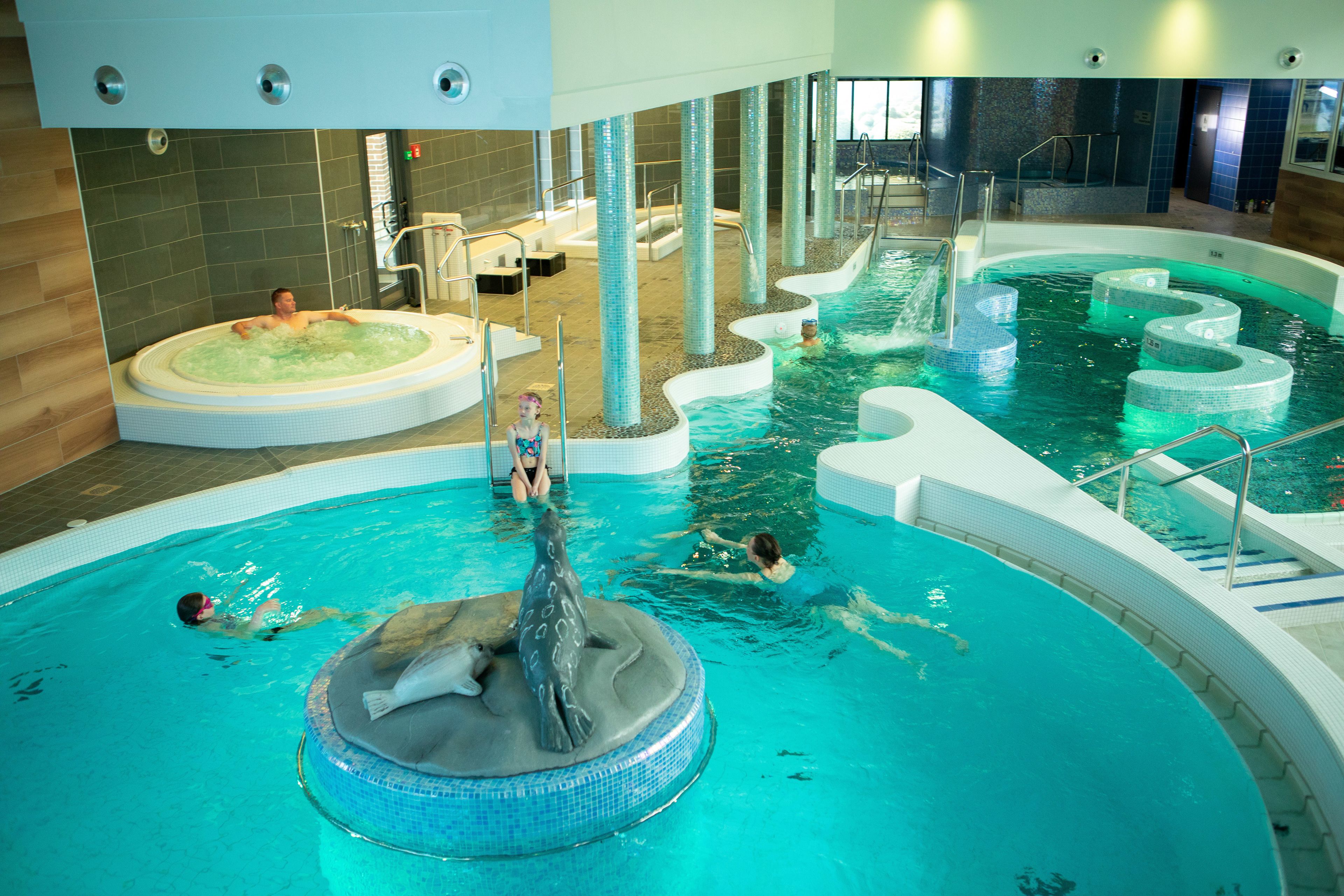 sauna, hot tub, steam room, turkish bath/hammam, body treatments