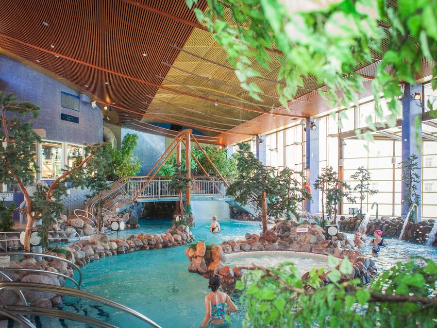 3 indoor pools, outdoor pool