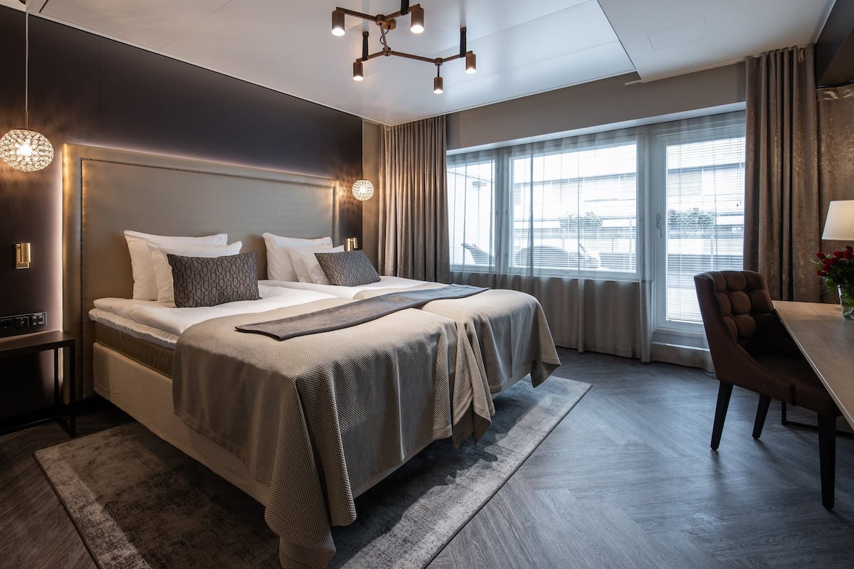 Superior Twin Room (extra bed possibility) | Hypo-allergenic bedding, minibar, in-room safe, desk