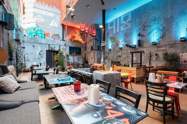 3 restaurantes; se sirve cocina italiana