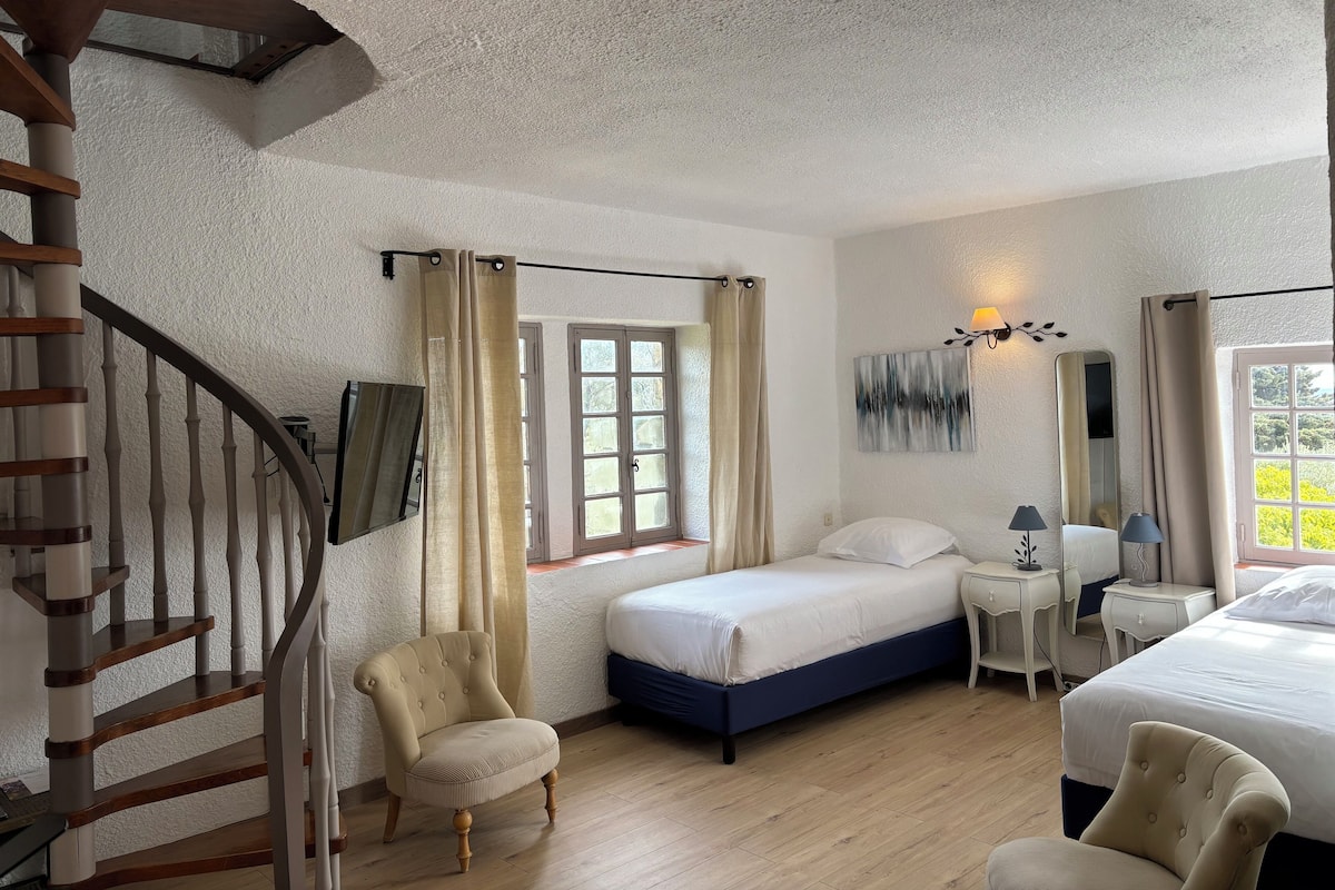 Deluxe Suite