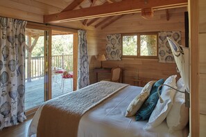 Luxury Tree House | 1 bedroom, premium bedding, minibar, in-room safe