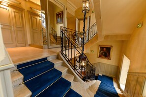 Staircase - Le Château d'Audrieu (Audrieu)