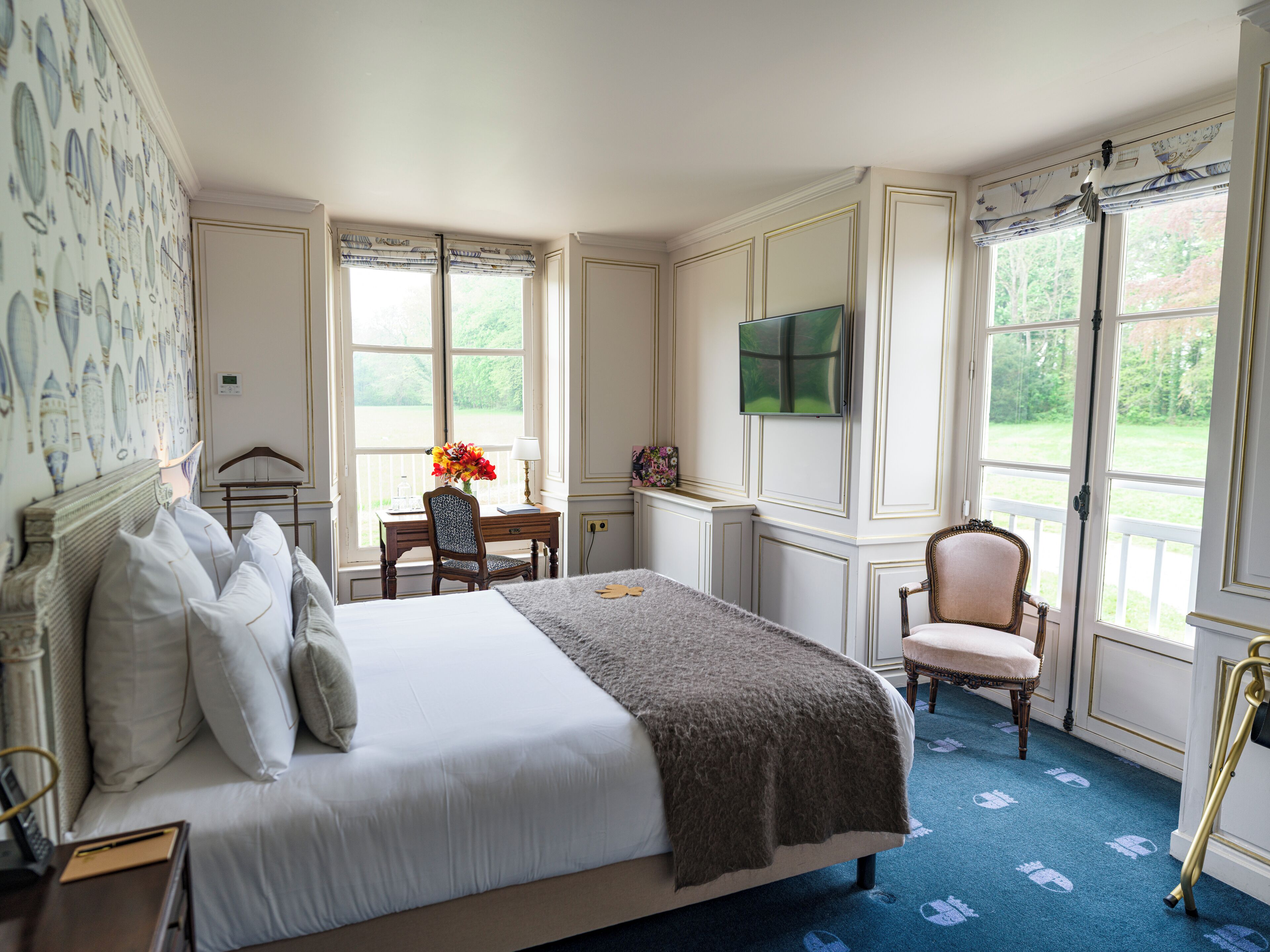 traditional double room | 1 bedroom, premium bedding, minibar, in-room safe