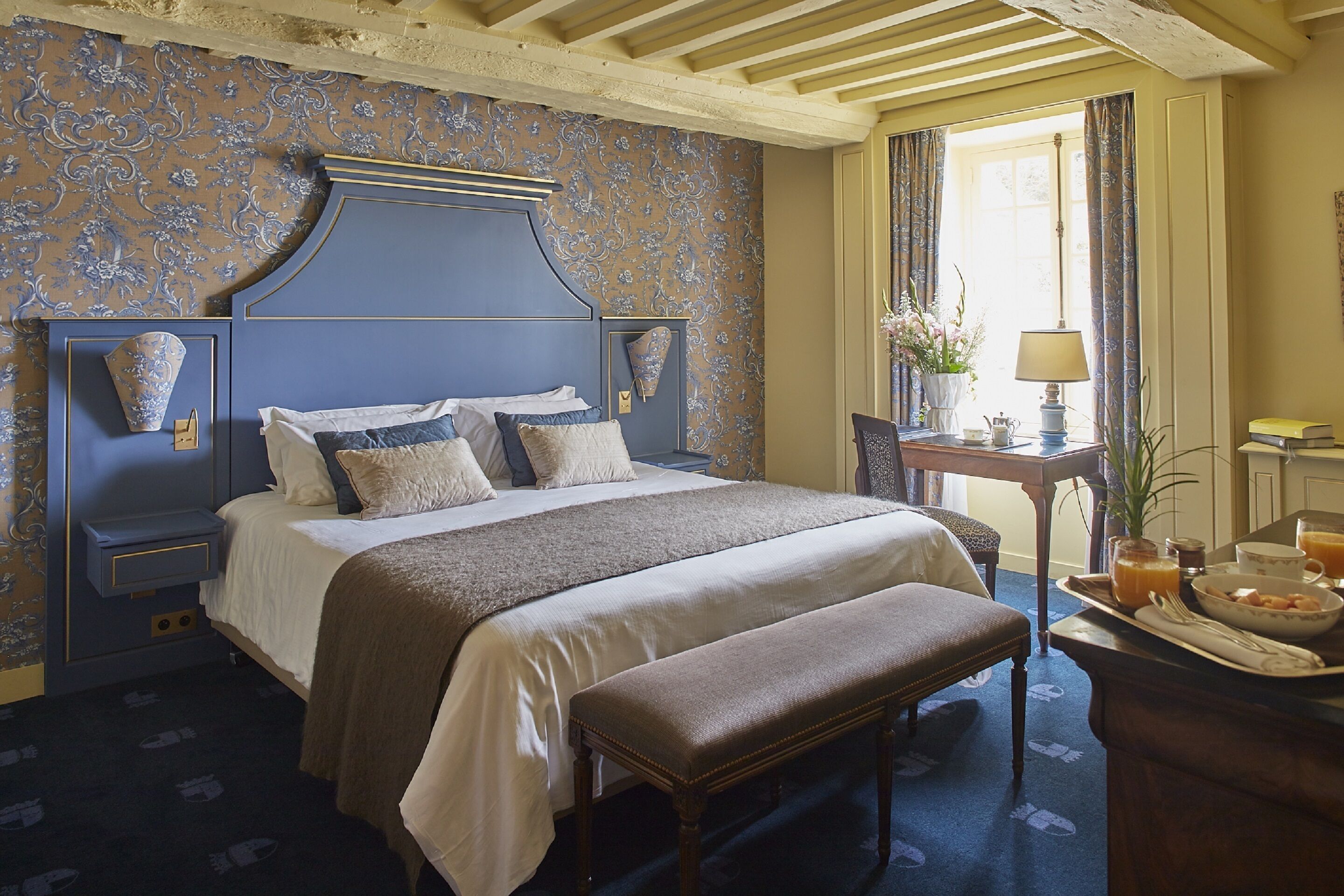 1 bedroom, premium bedding, minibar, in-room safe