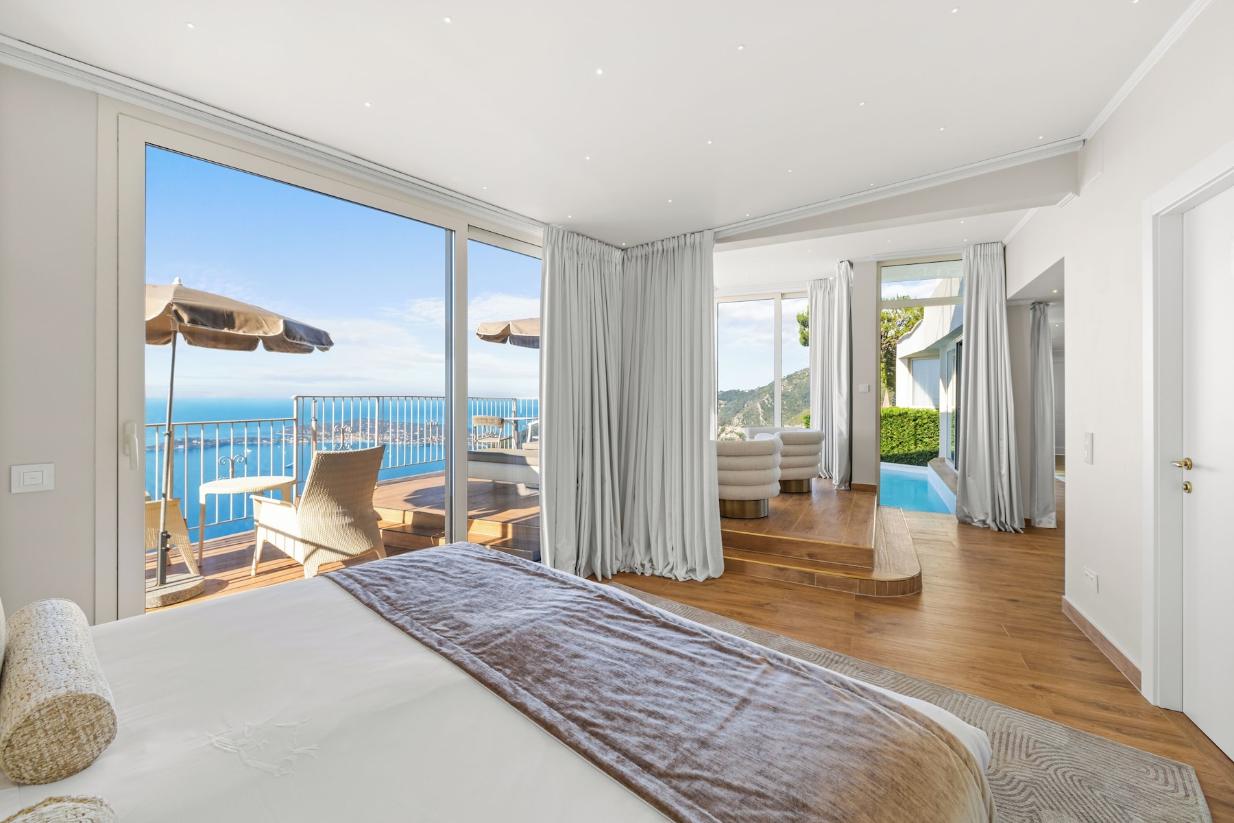 Nietzsche Suite | Minibar, caja de seguridad en la habitación y insonorización