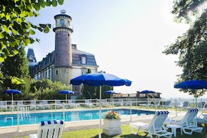 Piscine couverte, piscine extérieure (ouverte en saison)