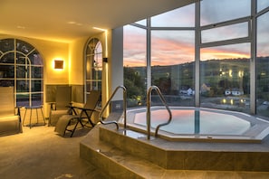 Sauna, steam room, body treatments, aromatherapy, body wraps