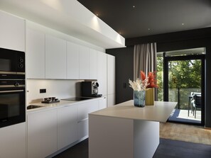 Penthouse, 3 Bedrooms, Kitchen | Premium bedding, minibar, in-room safe, desk