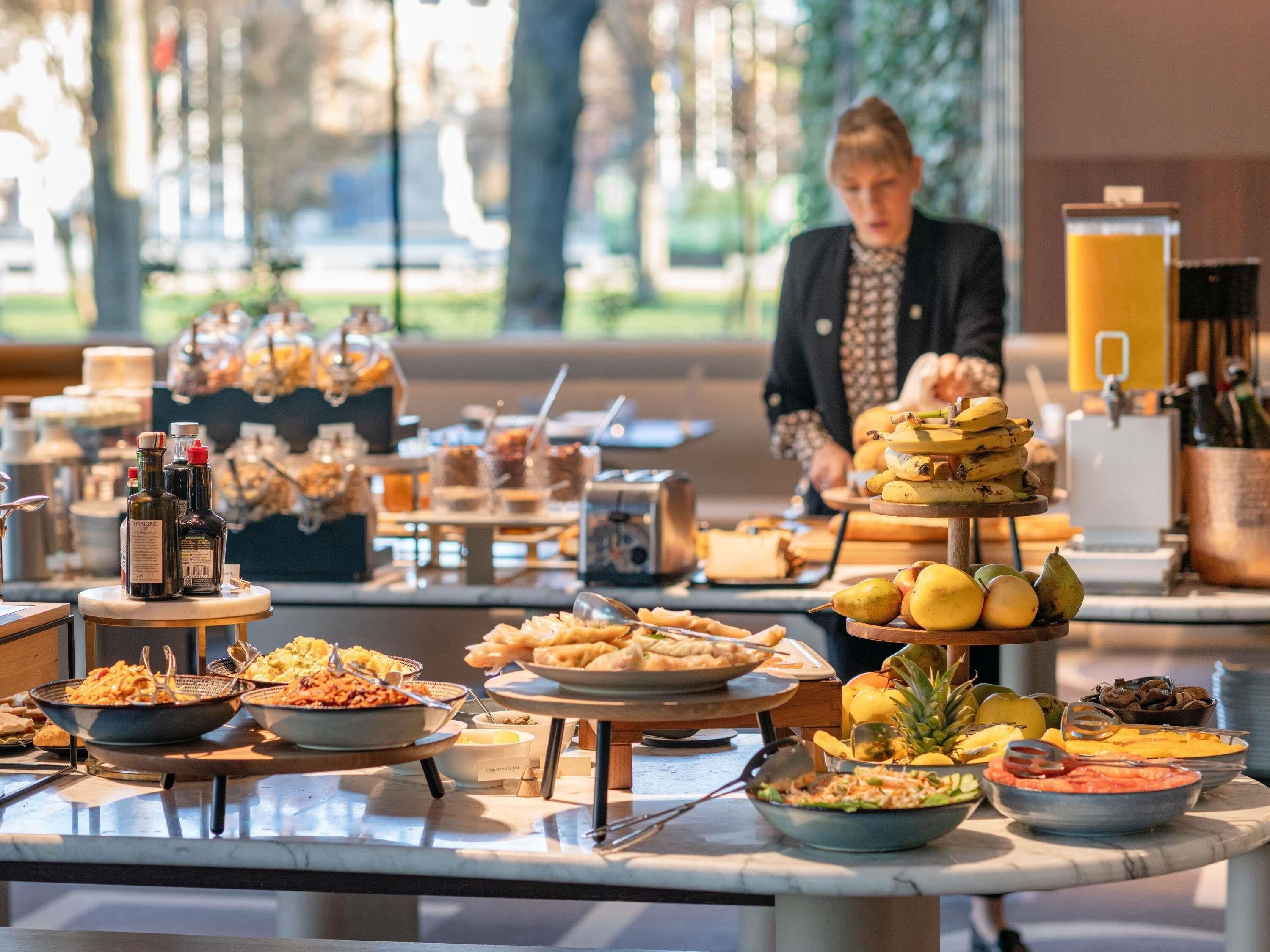 Tägliches Frühstücksbuffet gegen Gebühr