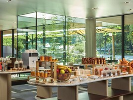 Daily buffet breakfast (EUR 32 per person)