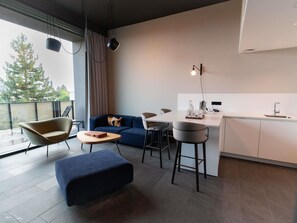 Premium bedding, minibar, in-room safe, desk - L'Esquisse Hotel & Spa Colmar - MGallery Collection (Colmar)
