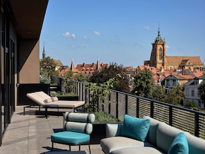 Penthouse, 3 Bedrooms, Kitchen | Premium bedding, minibar, in-room safe, desk